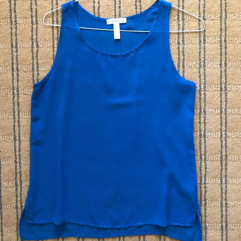 Sleeveless shirt